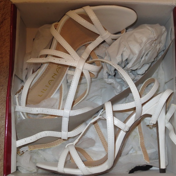 LAST CHANCE White High Riding Double Ankle Strap Heels - Picture 8 of 8